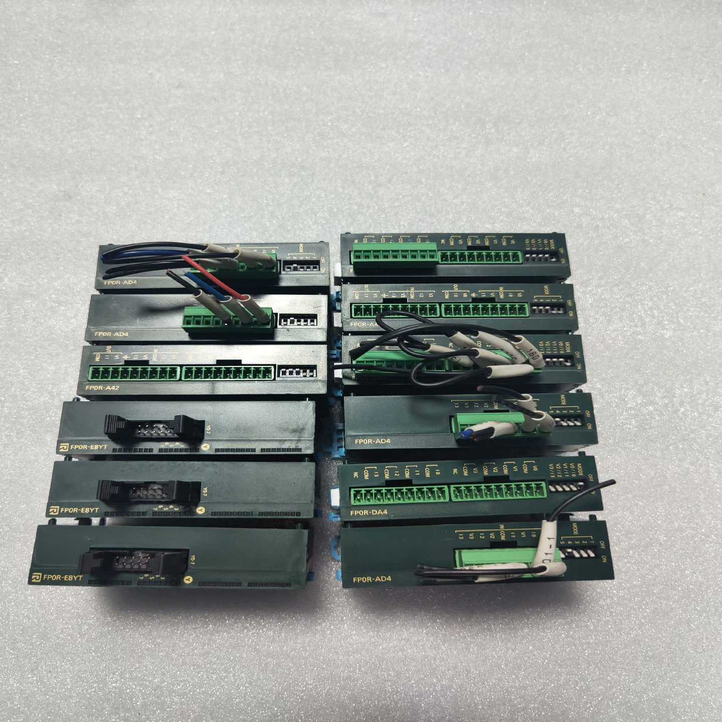 松下PLC模块，型号有AFP0RDA4、AFP0RA4D、A