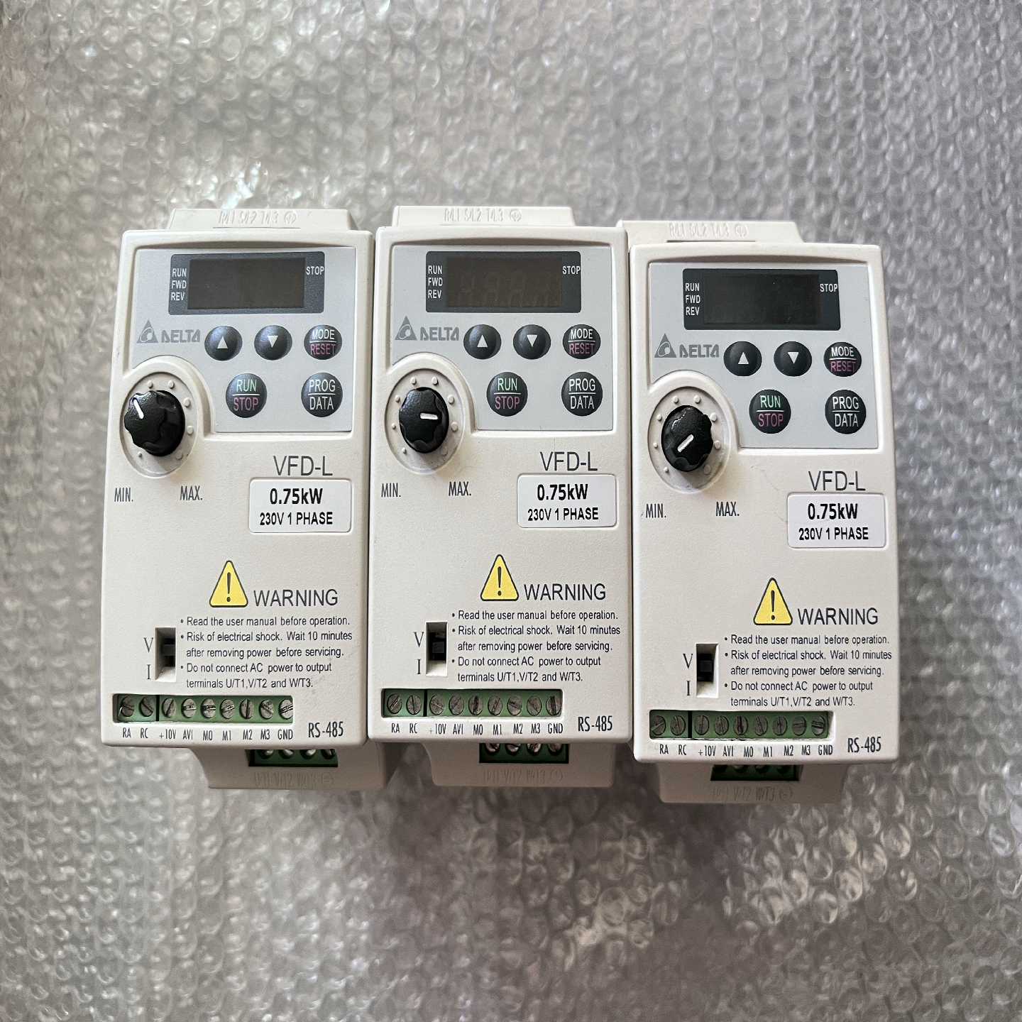 VFD007L21A 台达变频器，0.75KW 220V--议价商品