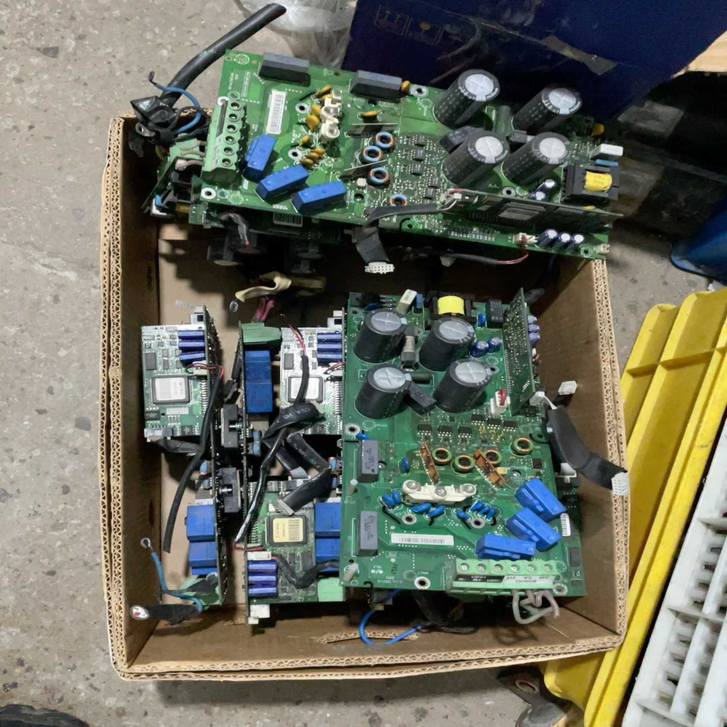 询价rit-5211c、拆机包好。板子漂亮无修。