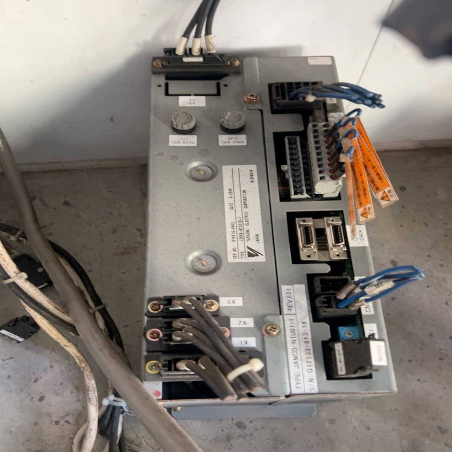 议价安川机器人电源JZRCR一NTU01D一1，拆机现货/维修m