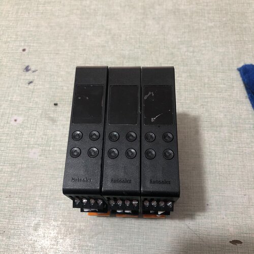 奥拓尼克斯温控模块TR1DT4CC三台压胶机-询