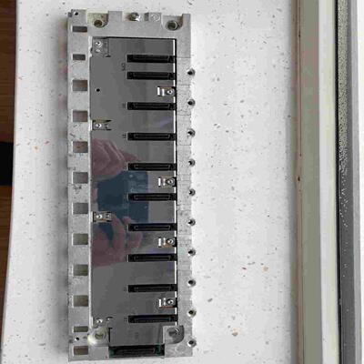 施耐德BMXXBP0800H。功能正常，如图，有的老~议价