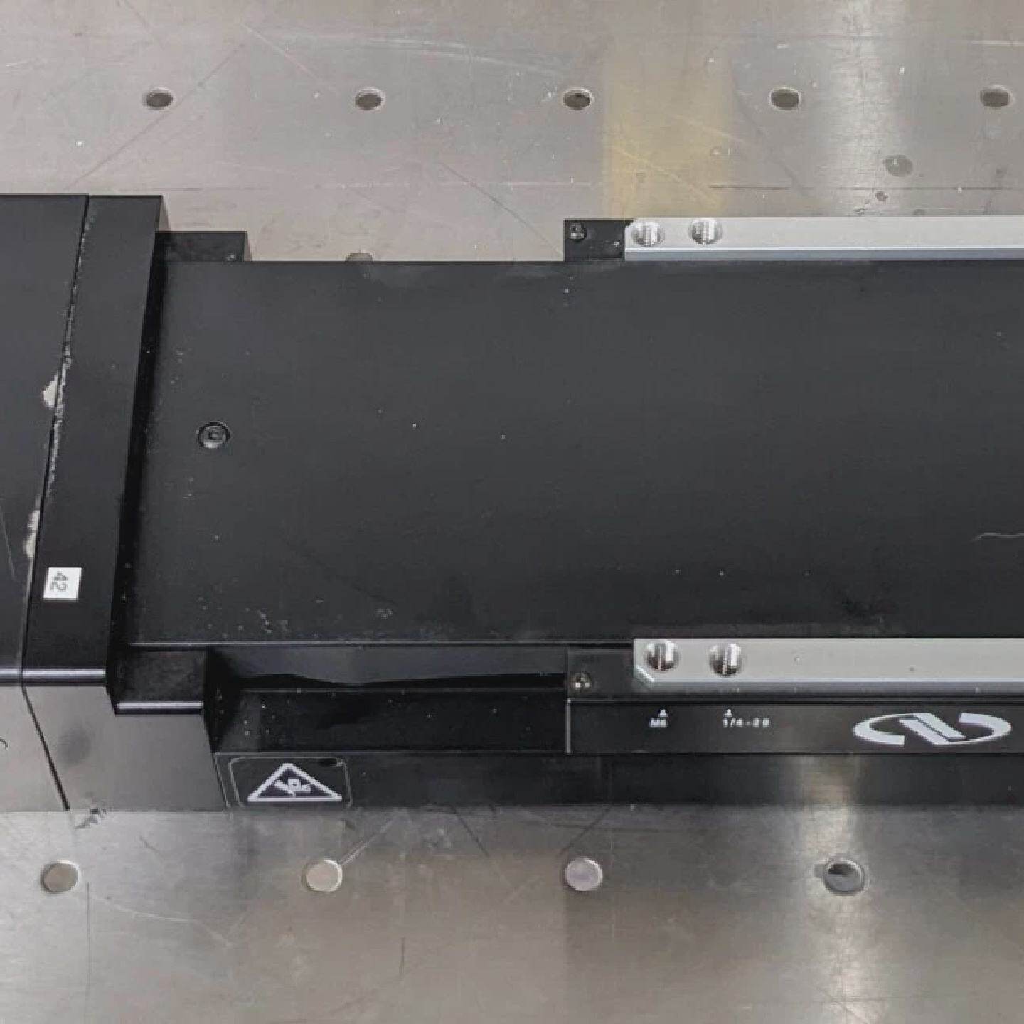 Newport ils100CC Gran Precisin Lineal Etapa Thorlabs Aerotec - 实物图