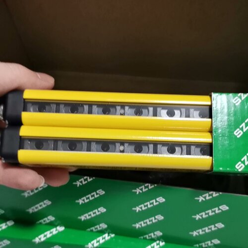 全新带包装盒配件齐全正品STC20A08NR-议价