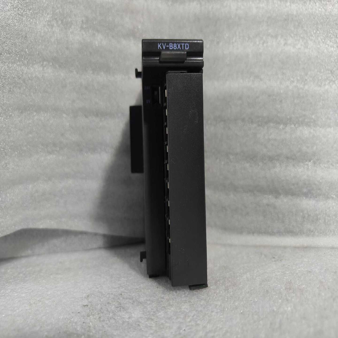 基恩士PLCKV-B8XTD实物图，成色漂亮，功能完好，需--议价商品