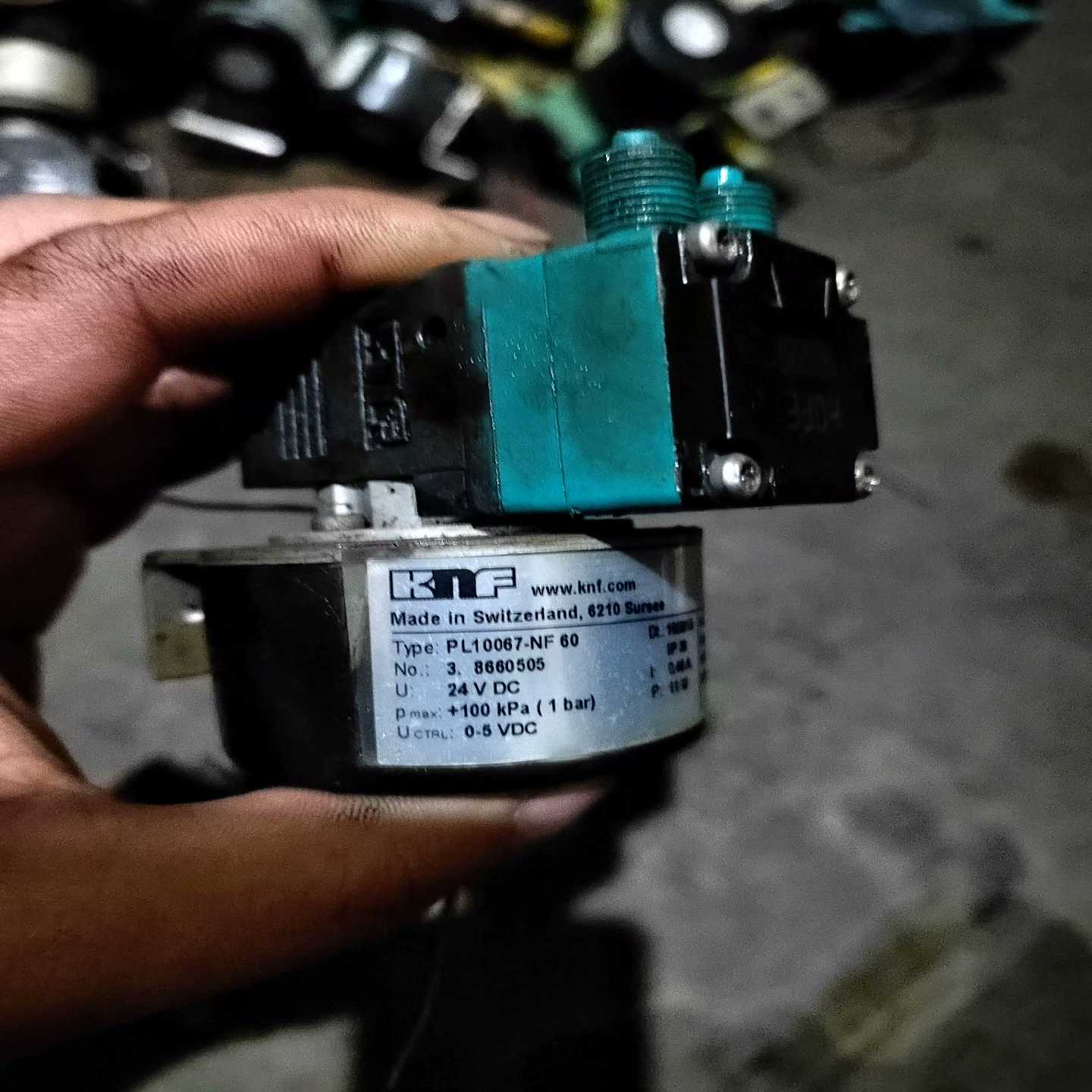 KNF隔膜泵PL10067-NF60隔膜泵，3台，外观成~询价