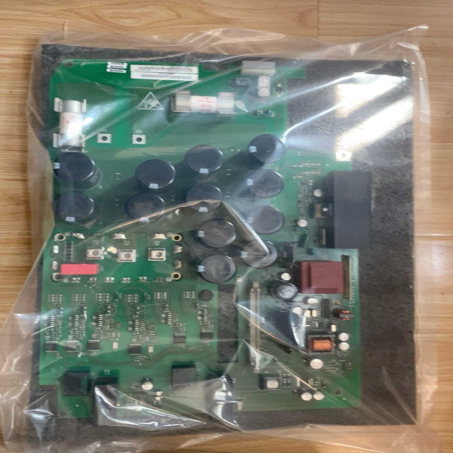 6SE7023-4TC84-1HF36SE70变频器询价