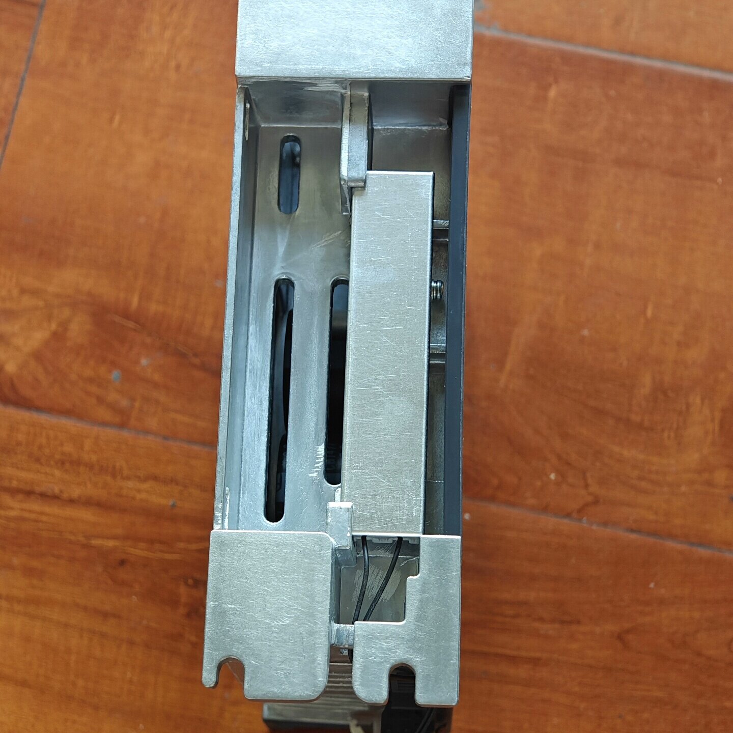 三菱驱动器MR-JET-70G工程剩余一台,全新未使用,爽快--议价商品
