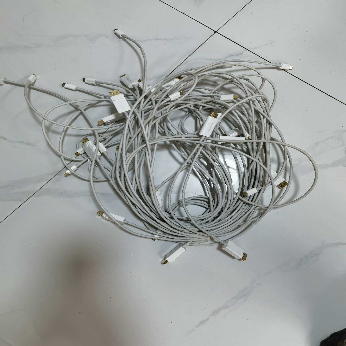 议价type-c转dp白色全新打包