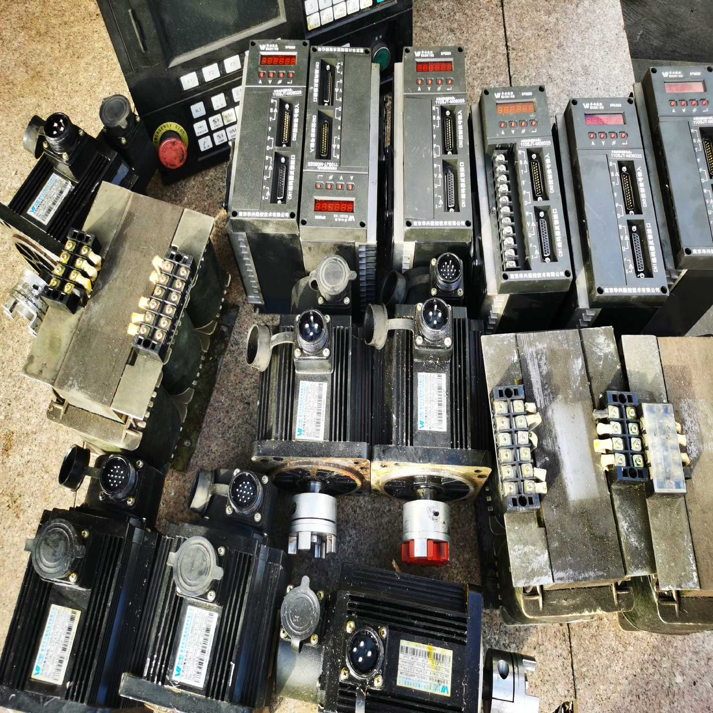 议价华兴数控系统96TD配130电机6牛,7.7牛,驱动,变压器