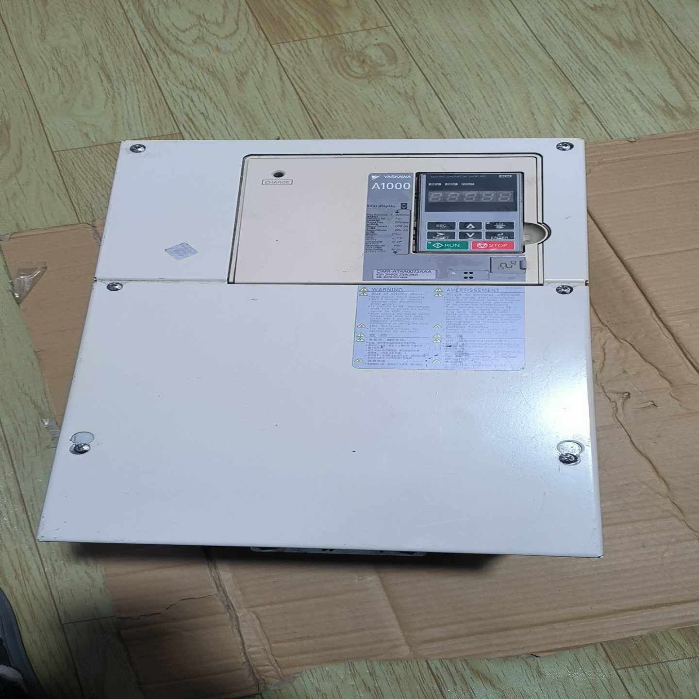安川A1000变频器CIMR-AT4A0072AAA实物图3~询价