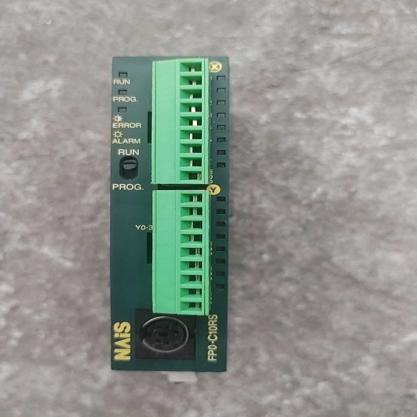 NAiS一个PLC型号FP0-C10RS【白零商行】