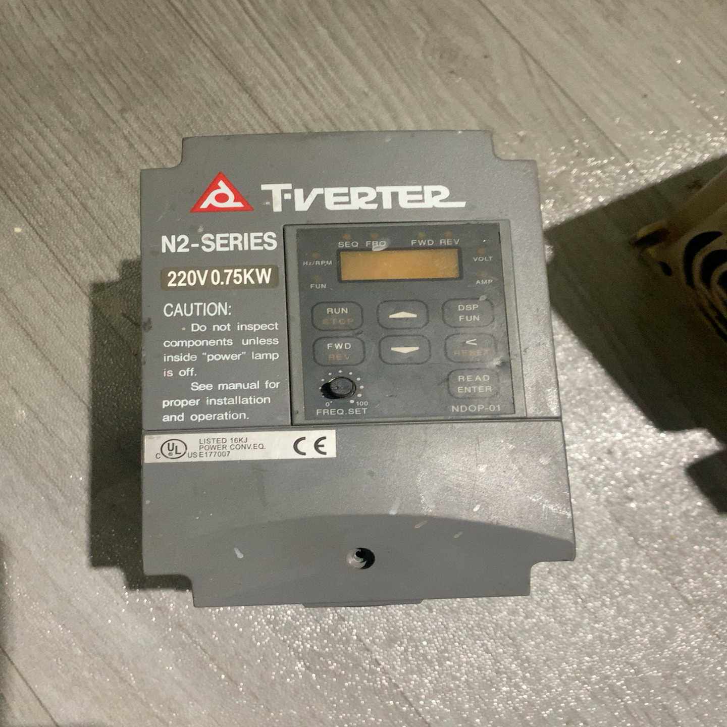 漂亮台安N2变频器N2-201-MN2-201-H0