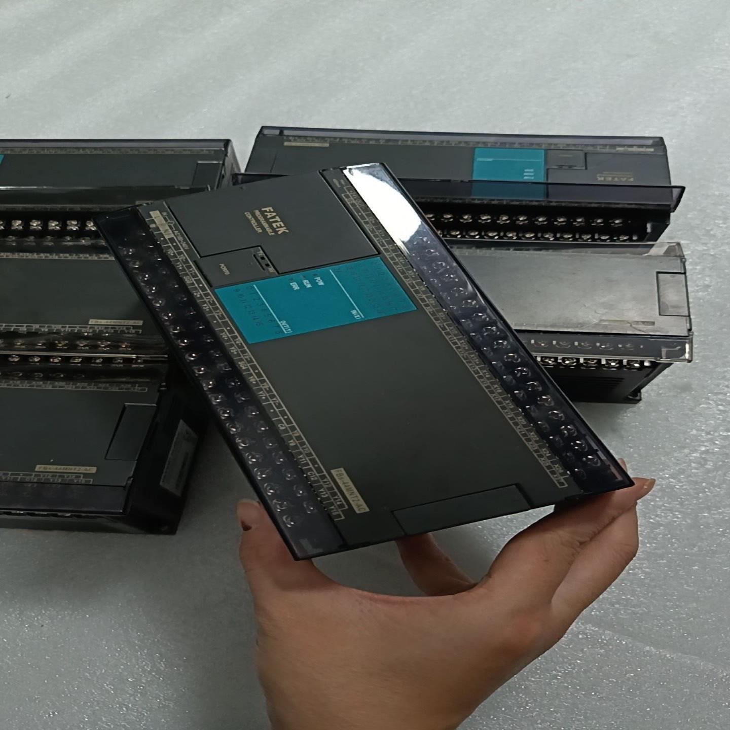 永宏PLCFBS-44MNT2-AC，实物拍摄，成色漂亮，--议价商品