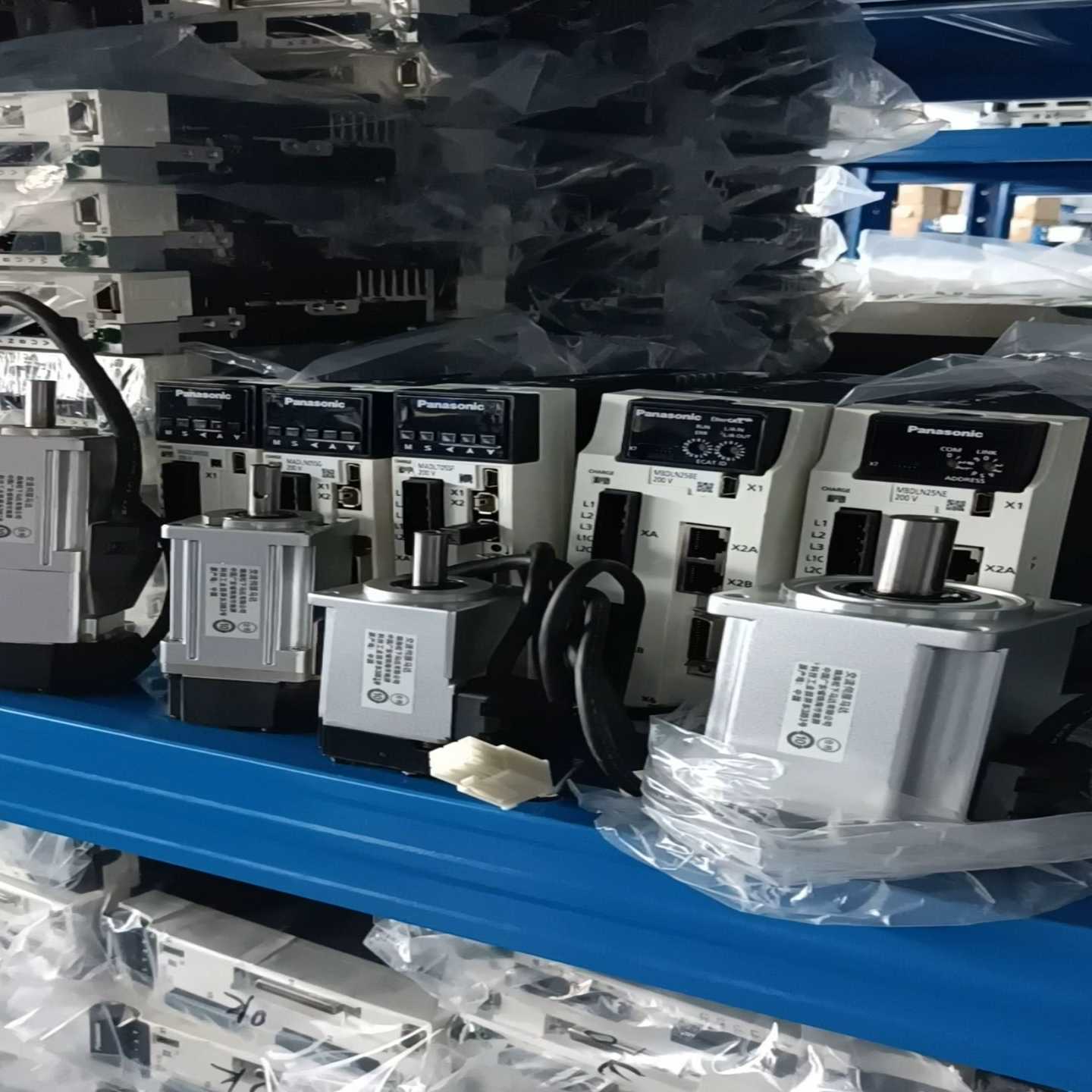 松下伺服MBDLN25BEMSMF042L1U2MMHM--议价商品