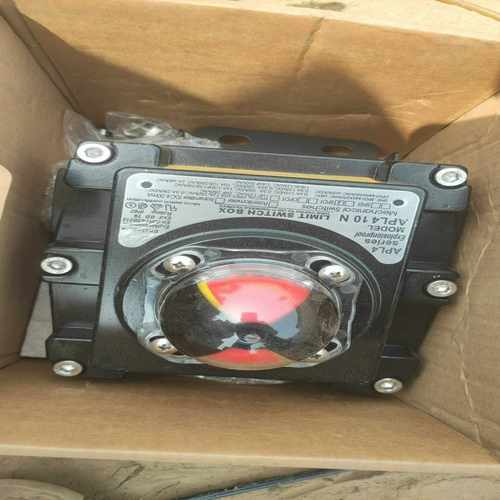 APL410N限位开关，，有三只，的来询价