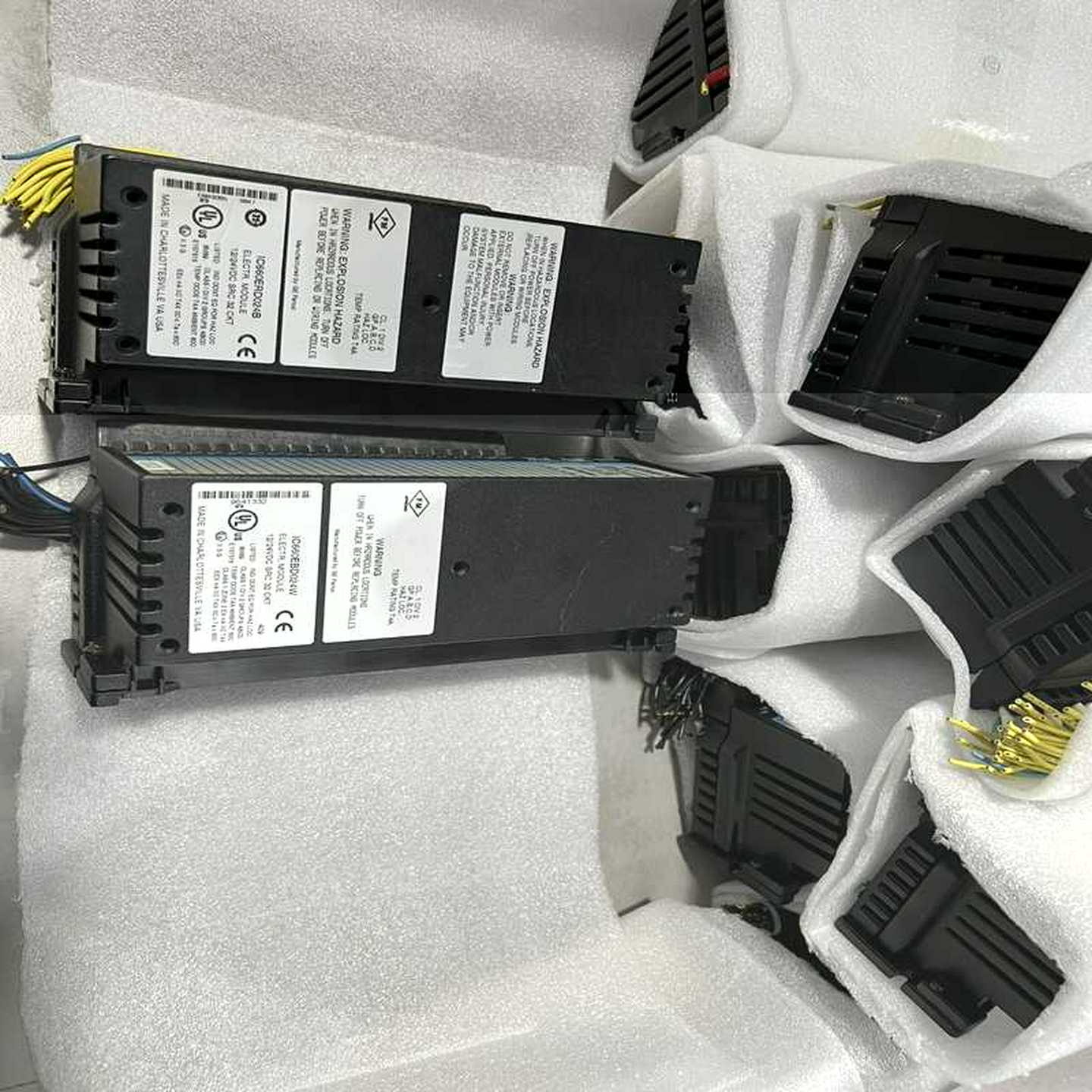 东能DS2P一08AS，DM1M08A8018E，带包装~询价