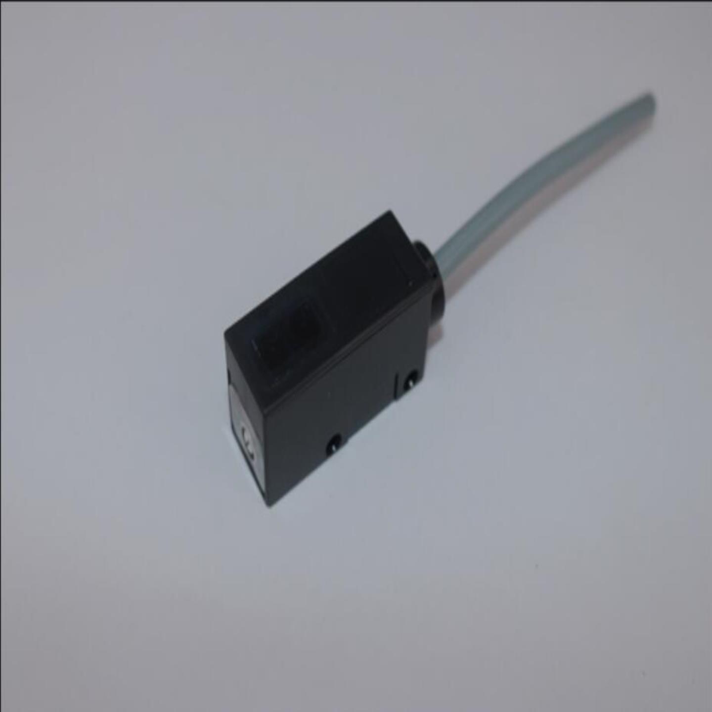 全新光电开关GT2-W10-3F1GT2-W10-3F2GT2-W10-3F5质保一年