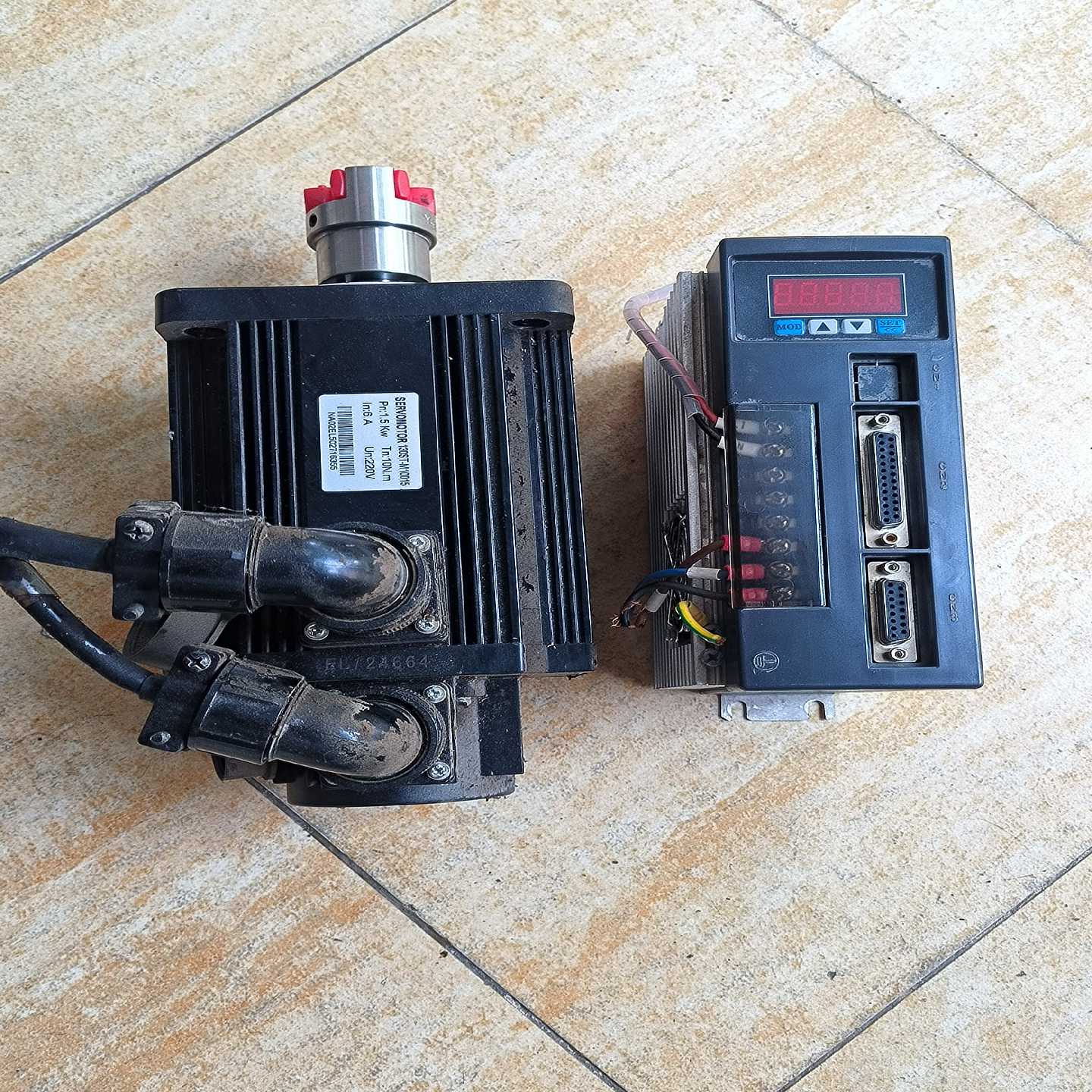 130ST-M1005电机LXM-30A-150询价