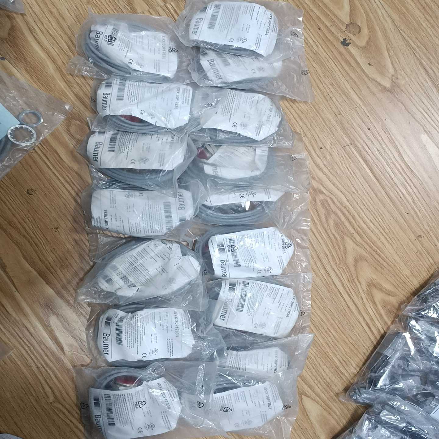 堡盟传感器1GYX30P17B3/L，共17个，需适用