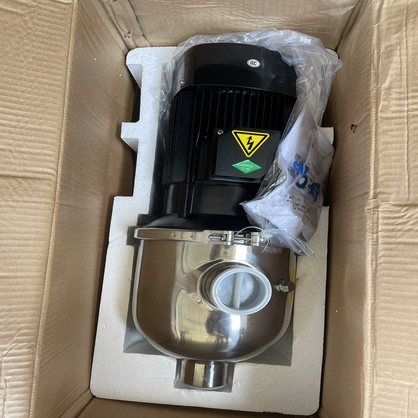 南方泵业轻型卧式离心泵CHL8-40LSWSR，热水型，出厂--议价商品