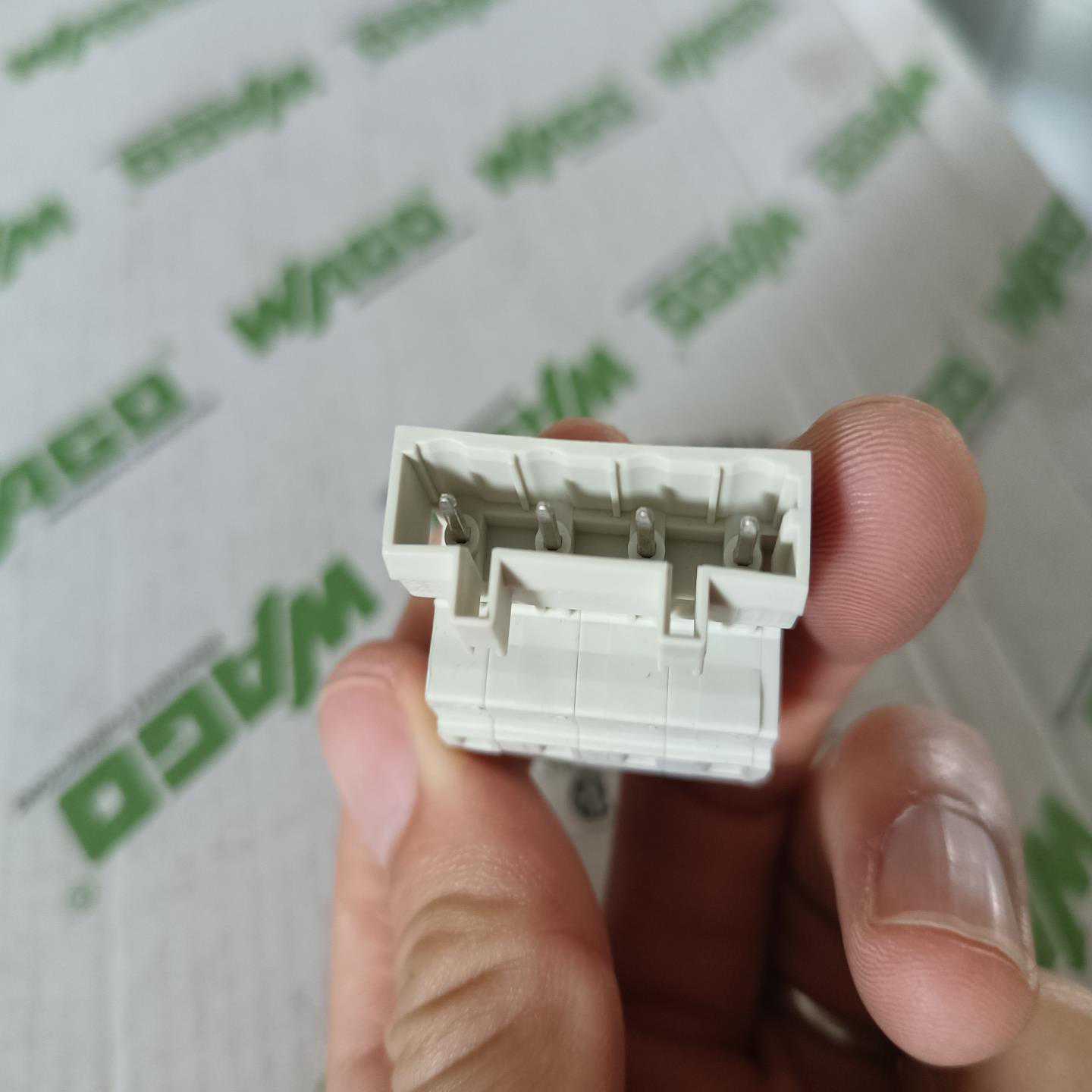 全新宝盟Baumer编码器EAM580R-SY6.7LC4.--议价商品