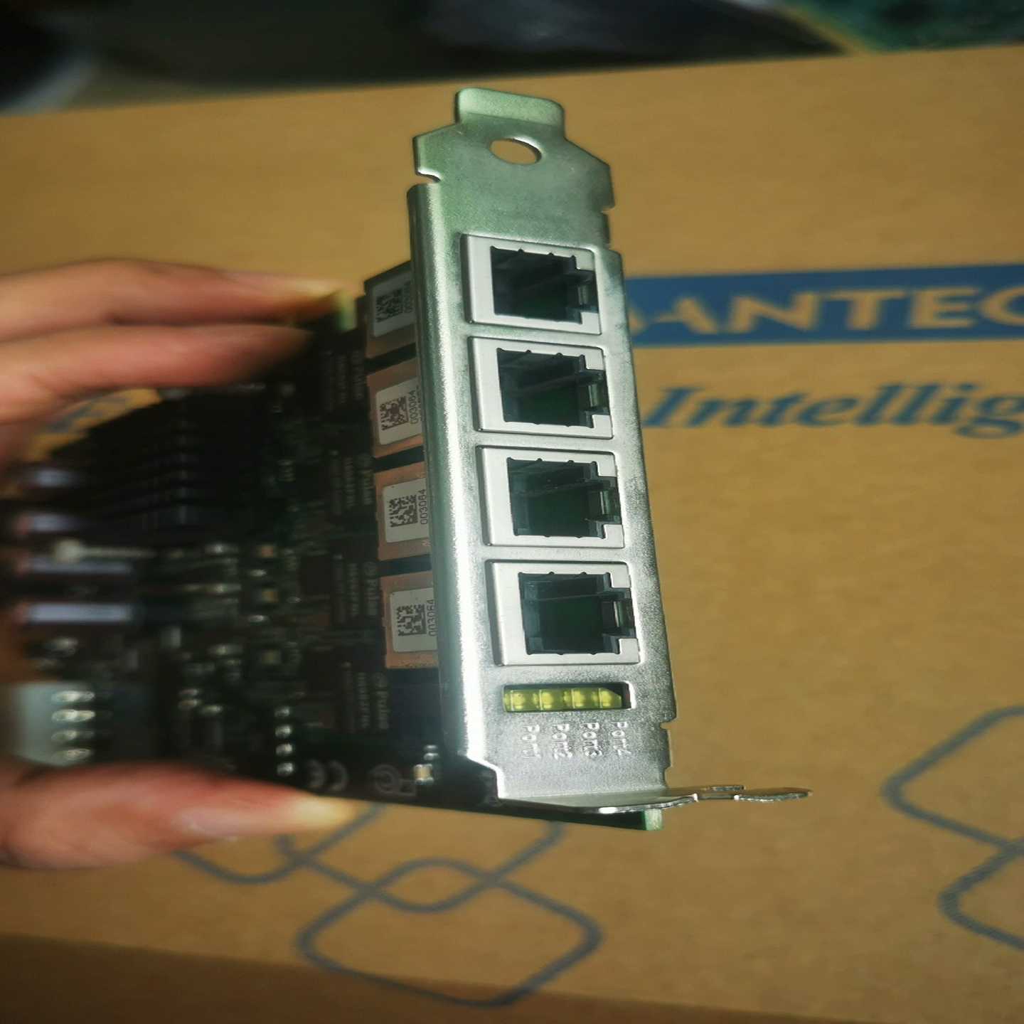 询价~台湾凌华PCIe-GIE64+ 51-18519-0A40
