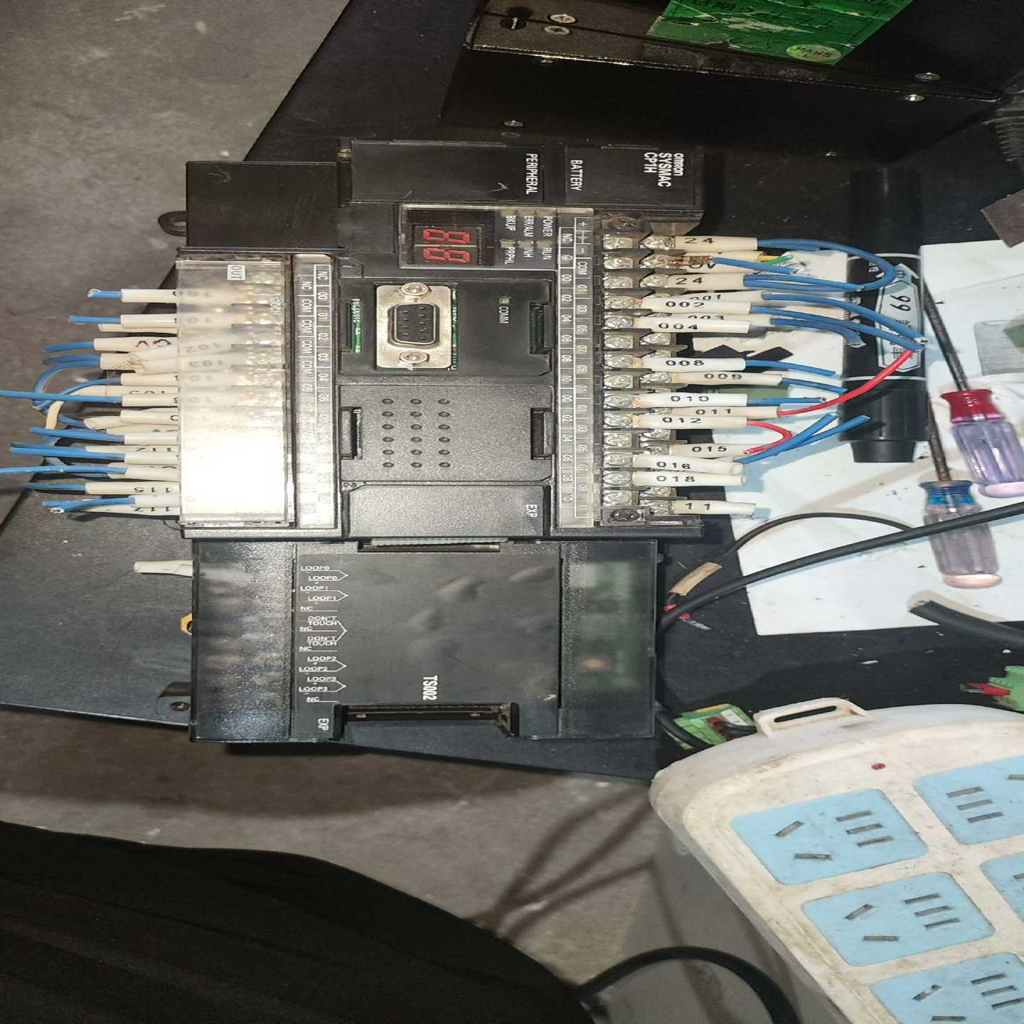 欧姆龙cp1h-x40dt-d，加模块ts002，拆机包好的~议价