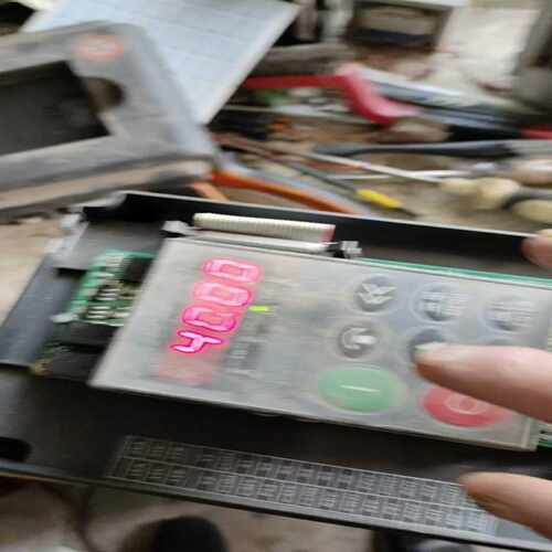 森兰变频器SB70G4。4kw，380一台，。询价