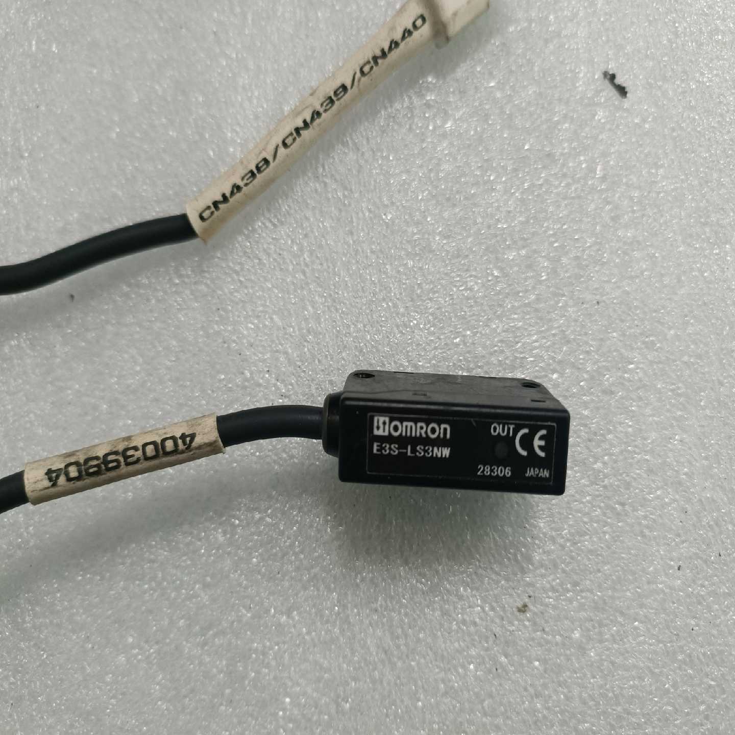 感应器E3S-LS3NW, 料号40039904~询价