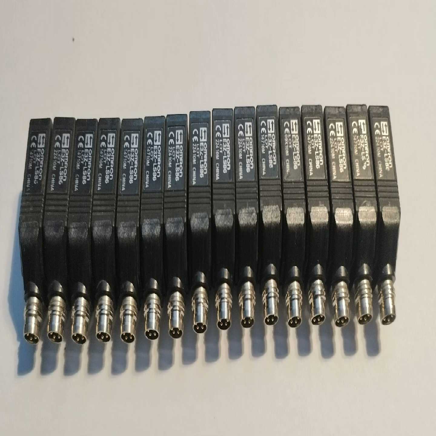 询价~殴姆龙E3Z-LS86有16个，电院线有40CM长，的联