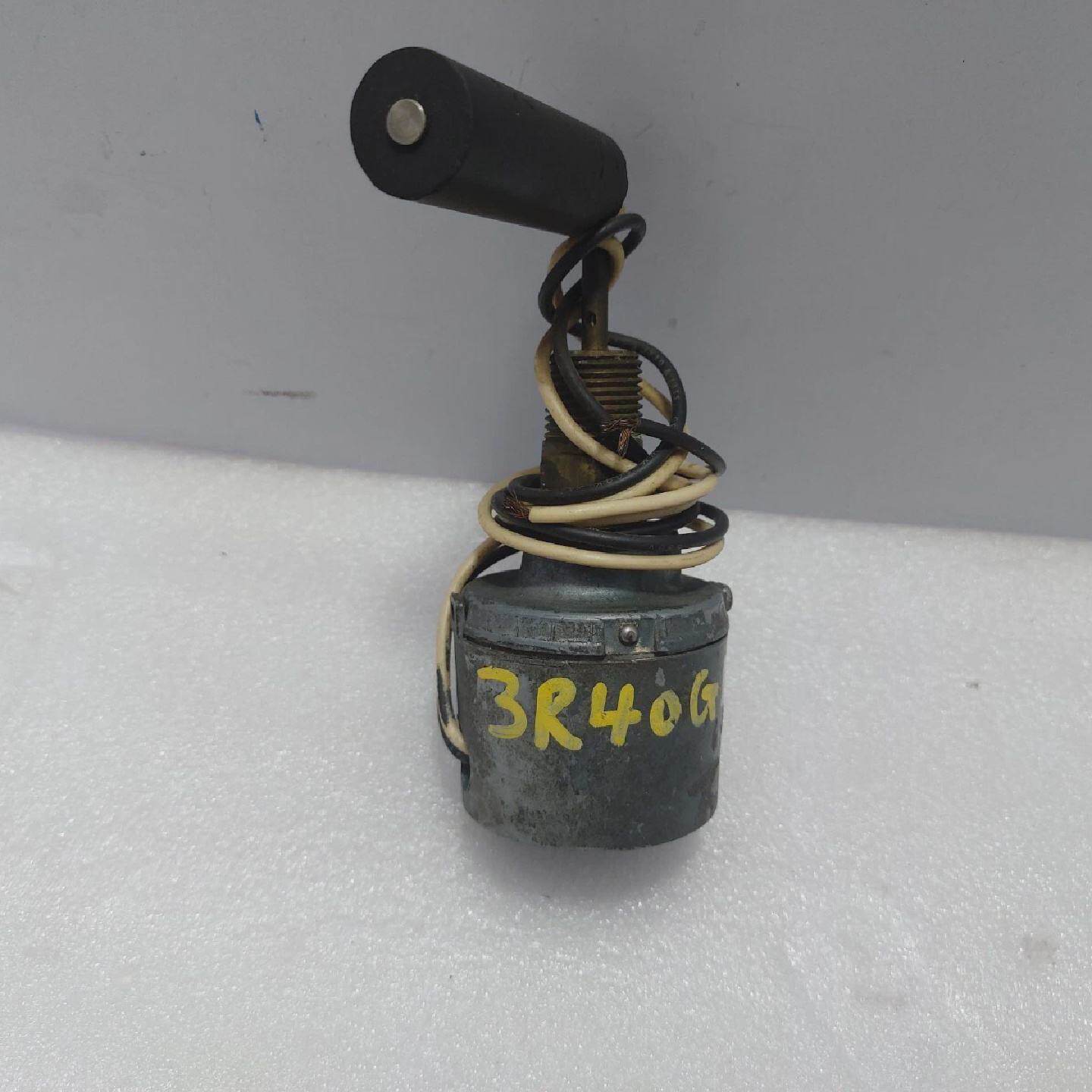 Interruptor De Nivel De Aceite Bajo Ingersoll Rand 3R40G19 5 - 实物图