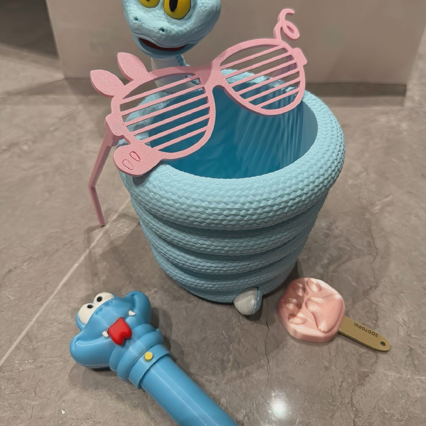 爆米花桶电影周边创意潮玩公仔摆件小蛇可爱新款家用杂物收纳桶