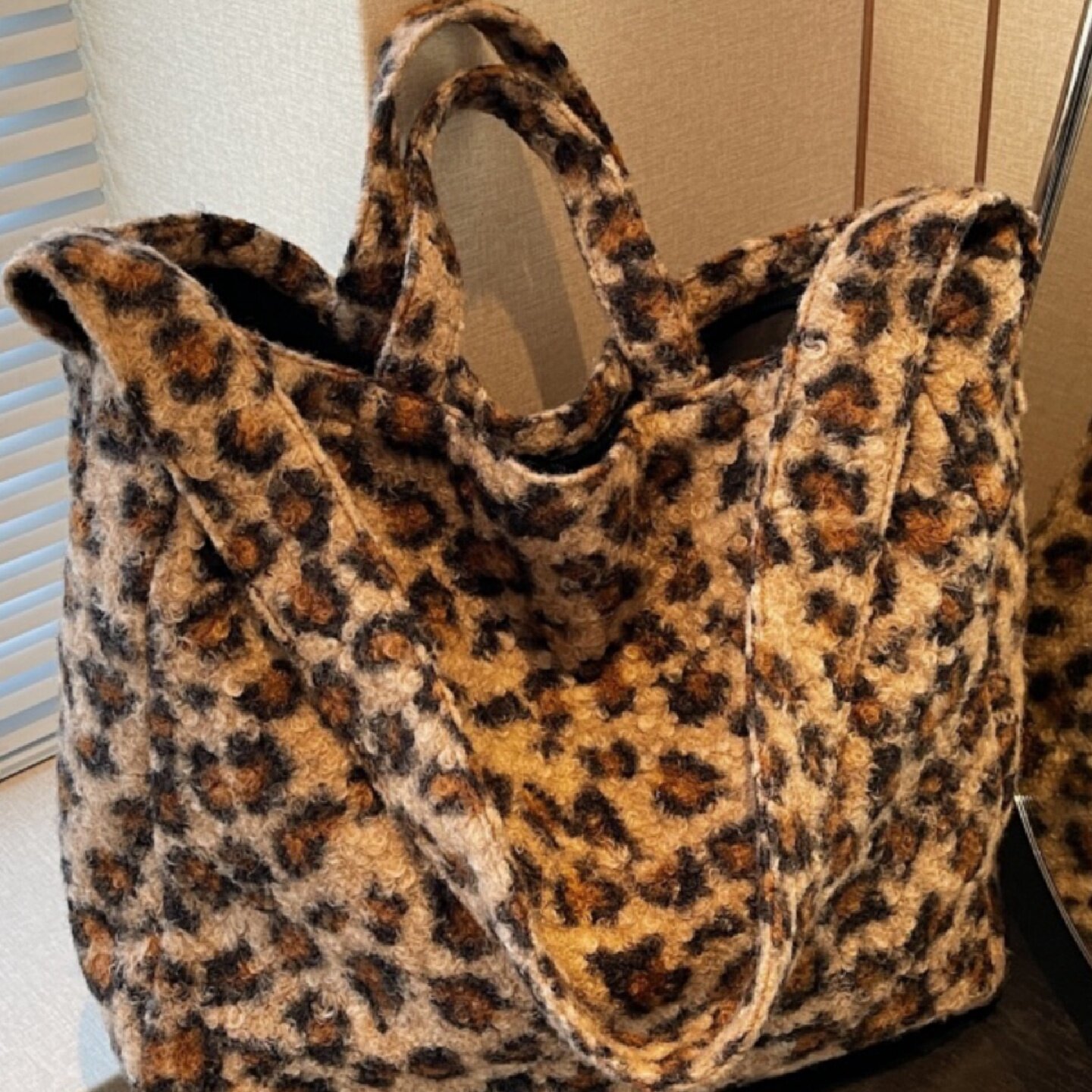 冬季羊羔毛绒包包女2025新款大容量通勤手提袋单肩斜挎豹纹托特包