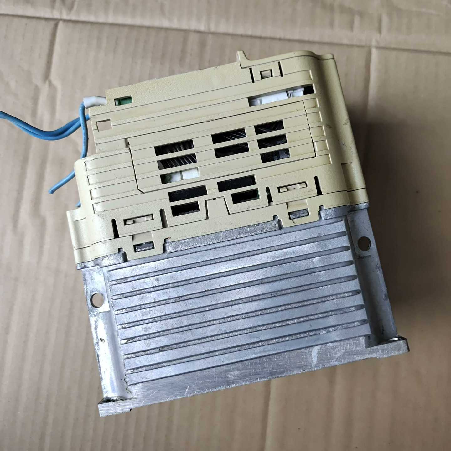咨询-安川变频器CIMR-JB4A0004BBA0.75kw