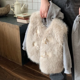 2025韩系童装女童仿皮草马甲冬装新款宝宝洋气加绒环保毛毛外套潮