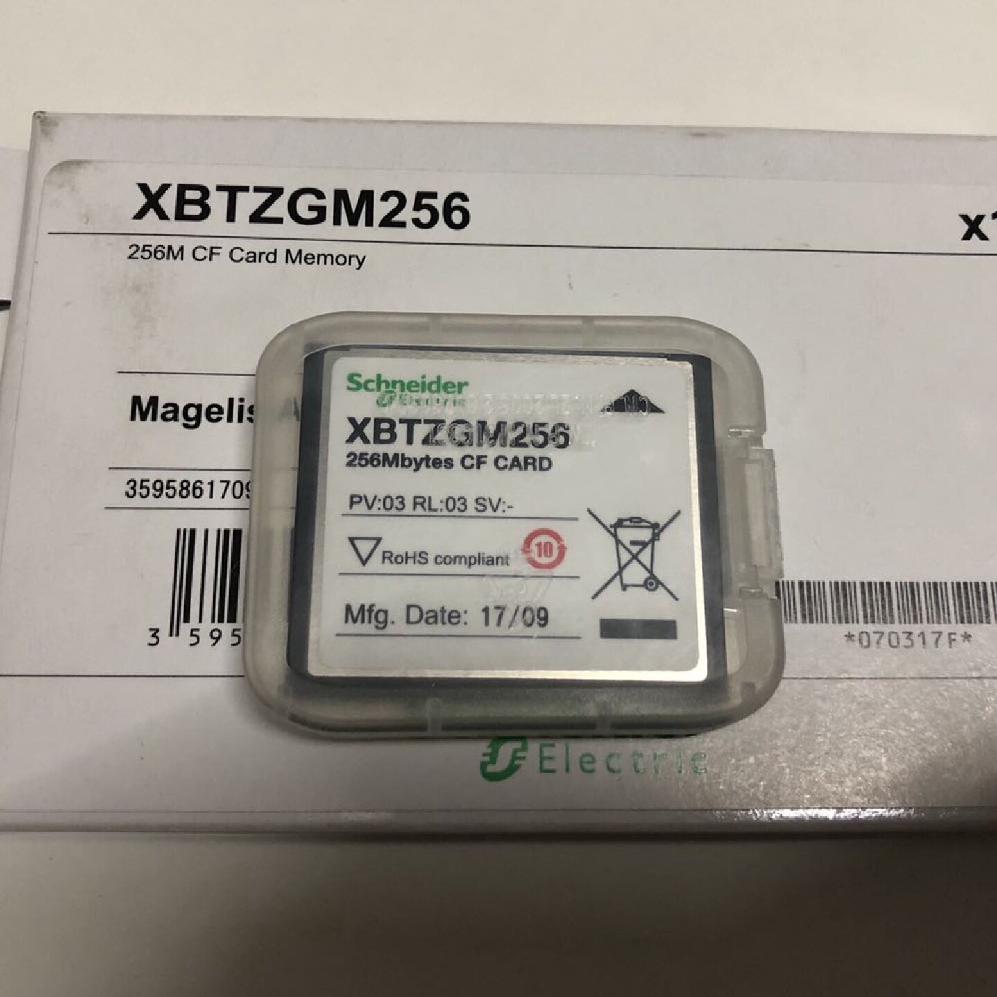 议价全新原装施耐德触控屏幕记忆卡XBTZGM256 256M CF卡