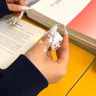 愚人节礼物电人骰子创意按压触电色子发光钥匙扣恶搞整蛊玩具