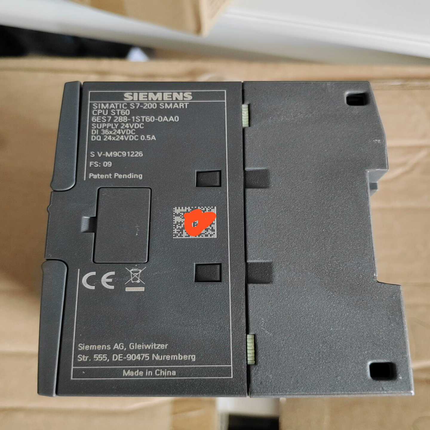 西门子6ES7288-1ST60-0AA0拆机成色如图，功