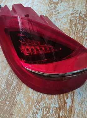 保时捷981原车拆车红色后尾灯左侧一祇，成色如图，无破损，灯--