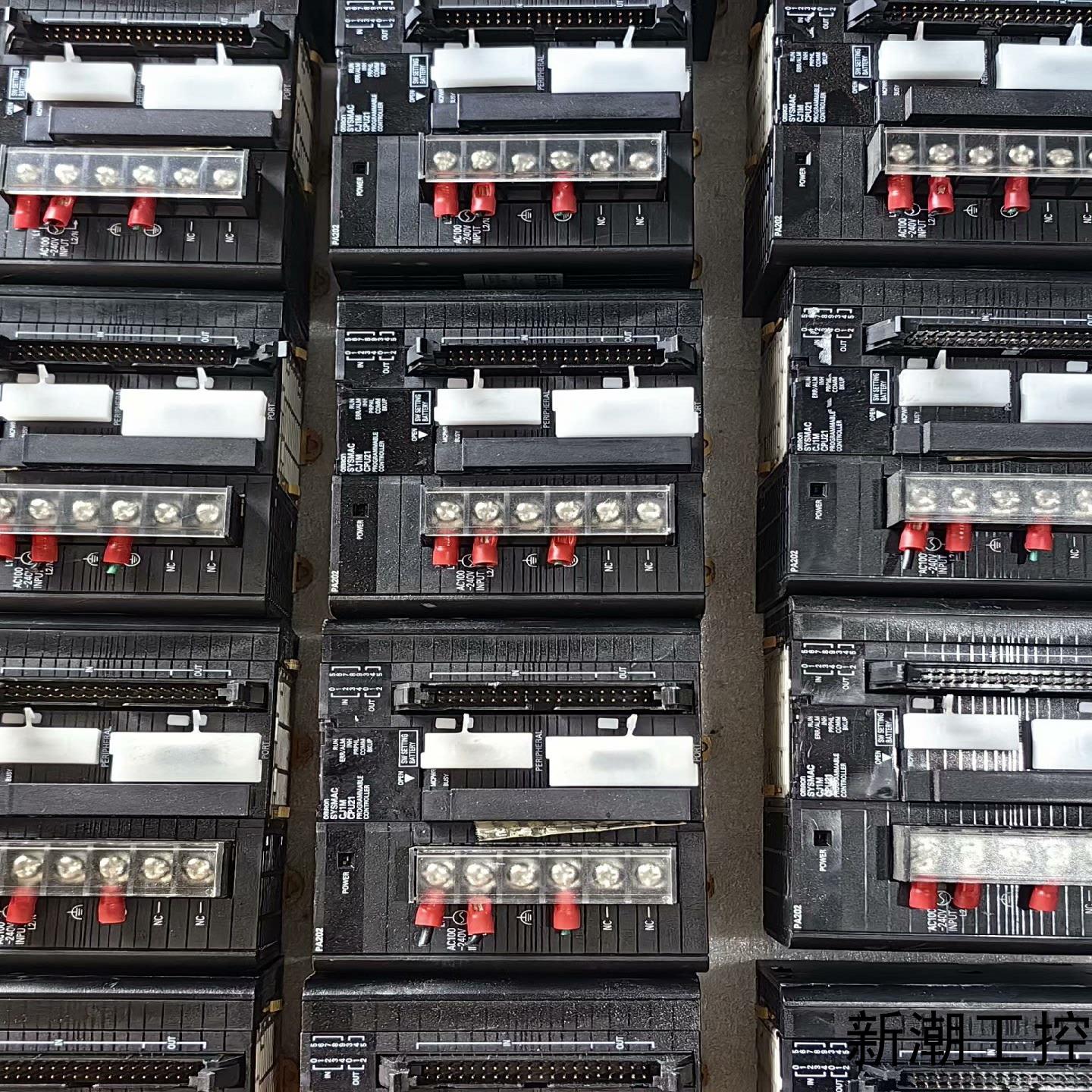 CJ1M-CPU21   +  CJ1W-PA202   结议价商品