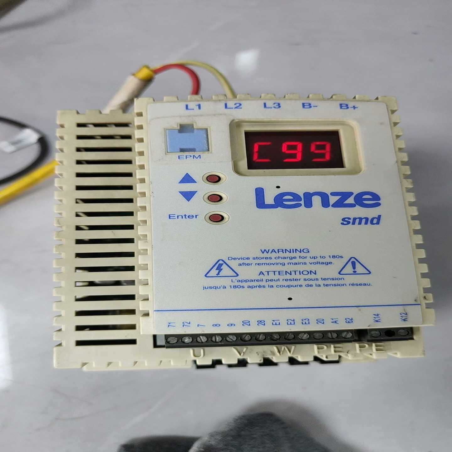 【议价】伦茨变频器2.2KW,ESMD222L4TXA,成色如图,拆