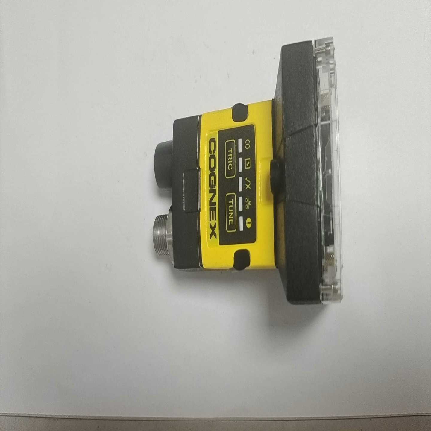 IS2000C-130-40-125读码器，成色如图，议价询价