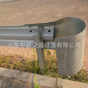 冠县直销W形护栏立柱安防波纹防撞盘山公路镀锌喷塑波形护栏批发