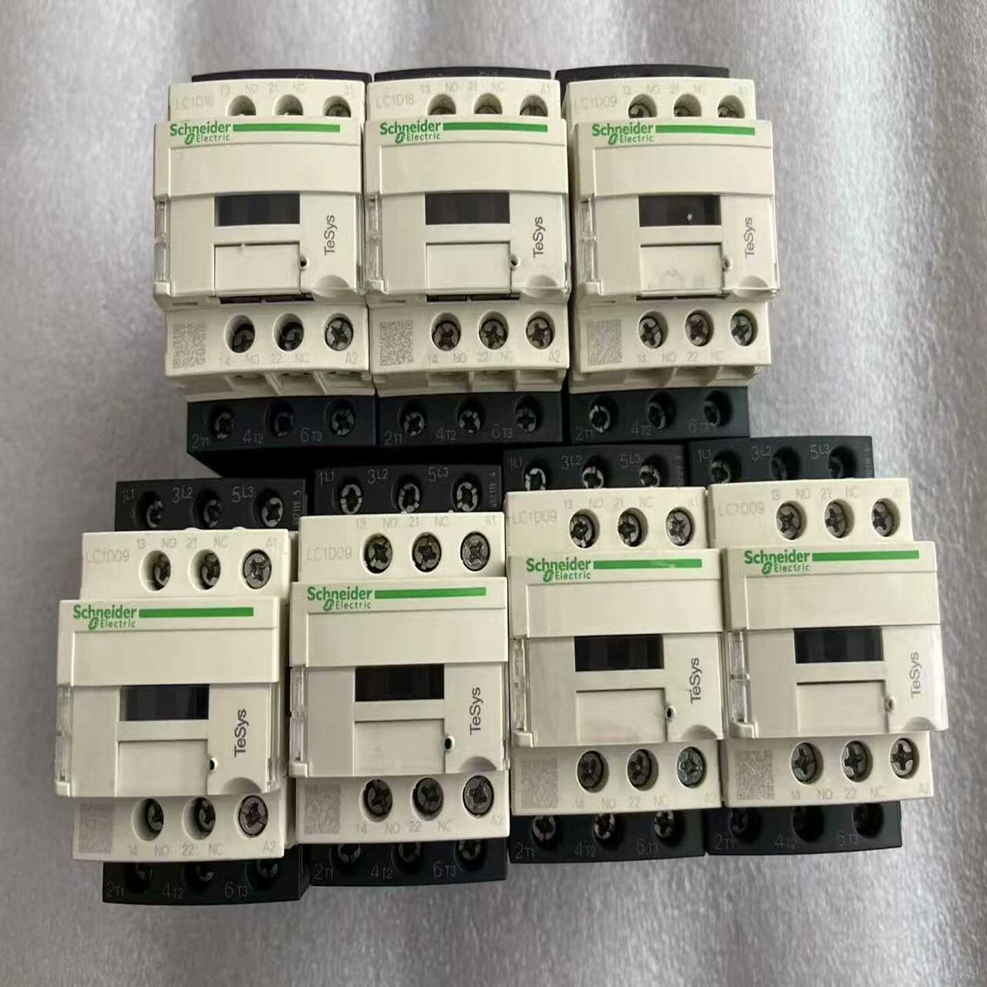 施耐德交流接触器LC1D09M7C线圈220V--议价商品