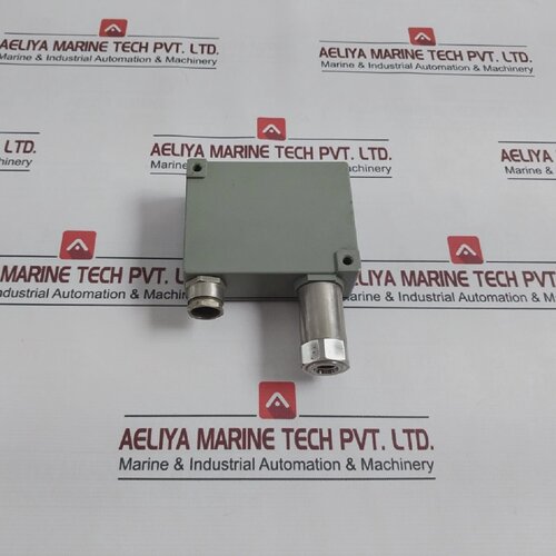寻Trafag 8202.77.2210 Pressure Sensor Control 06BARG 00.6 MP