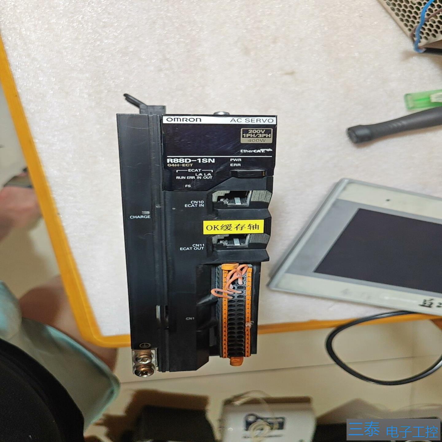 OMRON伺服驱动器R88D-1SN04H-ECT400W2，议价