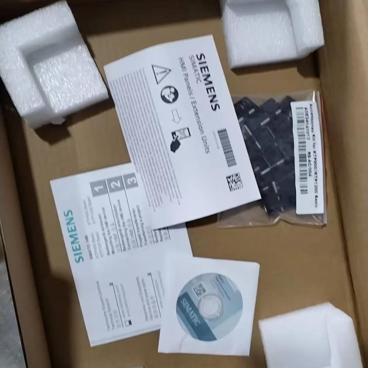 配件6AV7882-0CB20-6BA0 6AV7882-0CB20-6CA0 西门子触摸屏议价