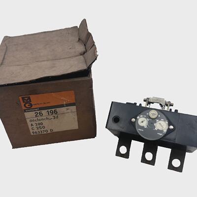 Merlin Gerin 26196 Circuit Breaker 3D At 200 C 250 963370 D