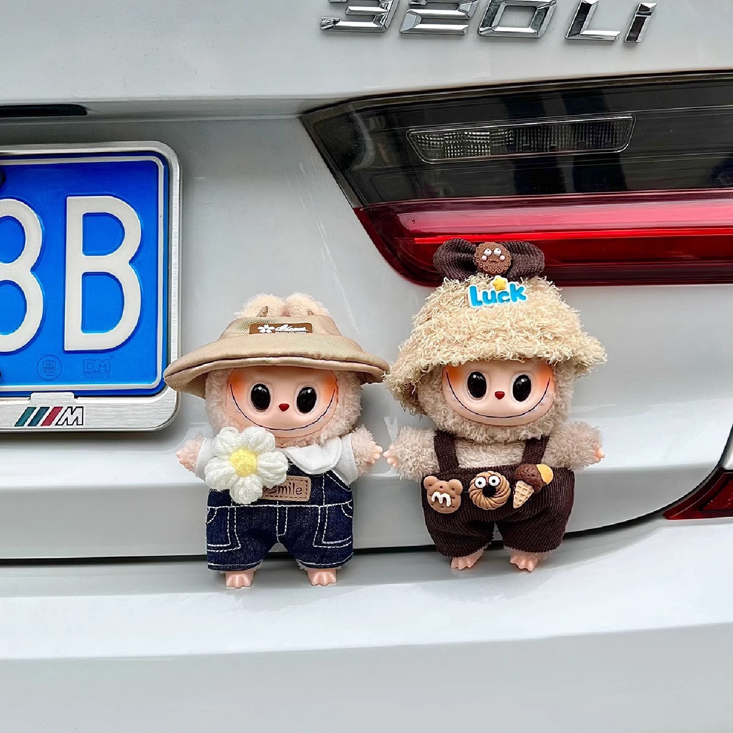 网红可爱创意卡通车尾装饰品挂件后备箱尾部汽车贴玩偶摆件车载女